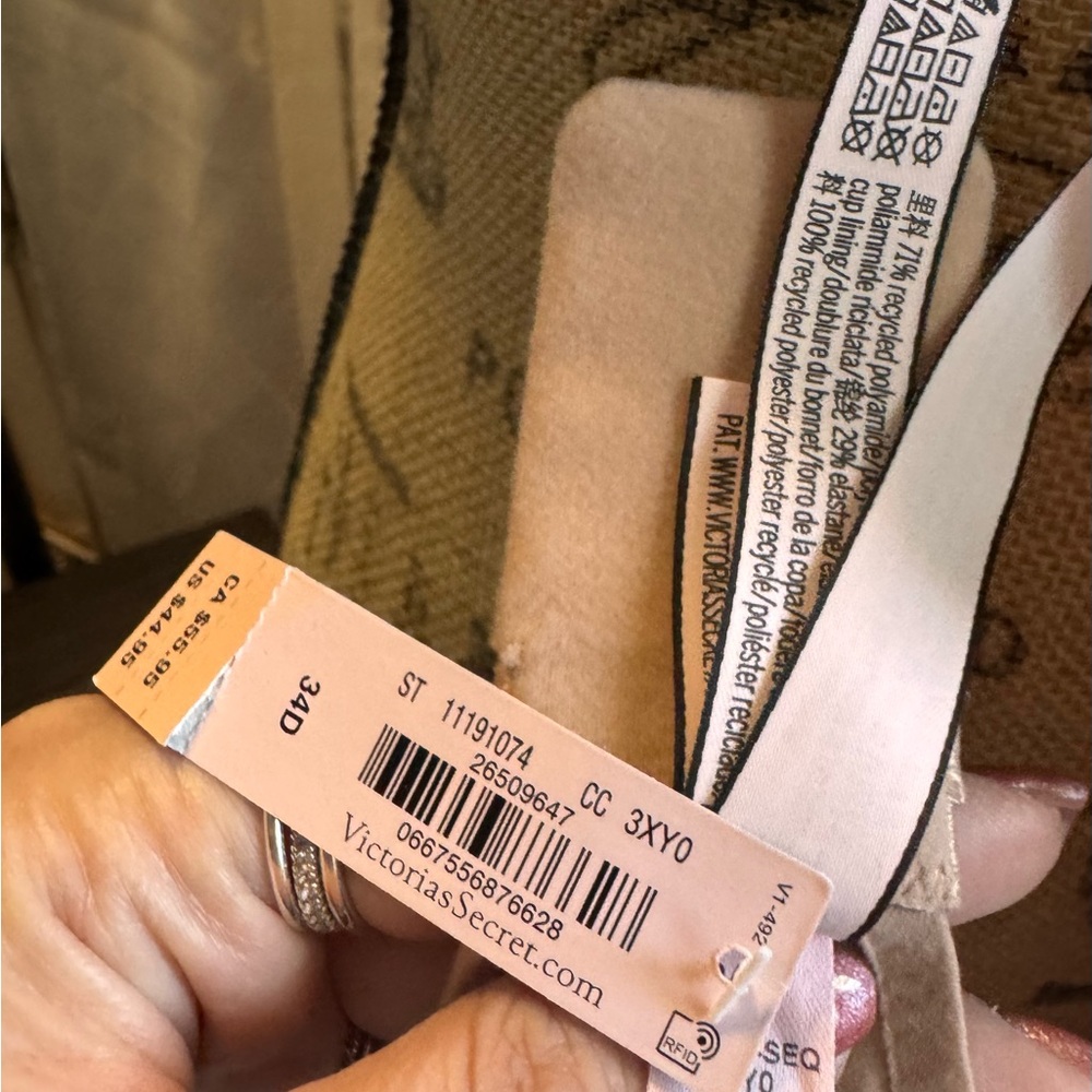 Victoria's Secret Nude Bra 34D - Picture 5 of 5
